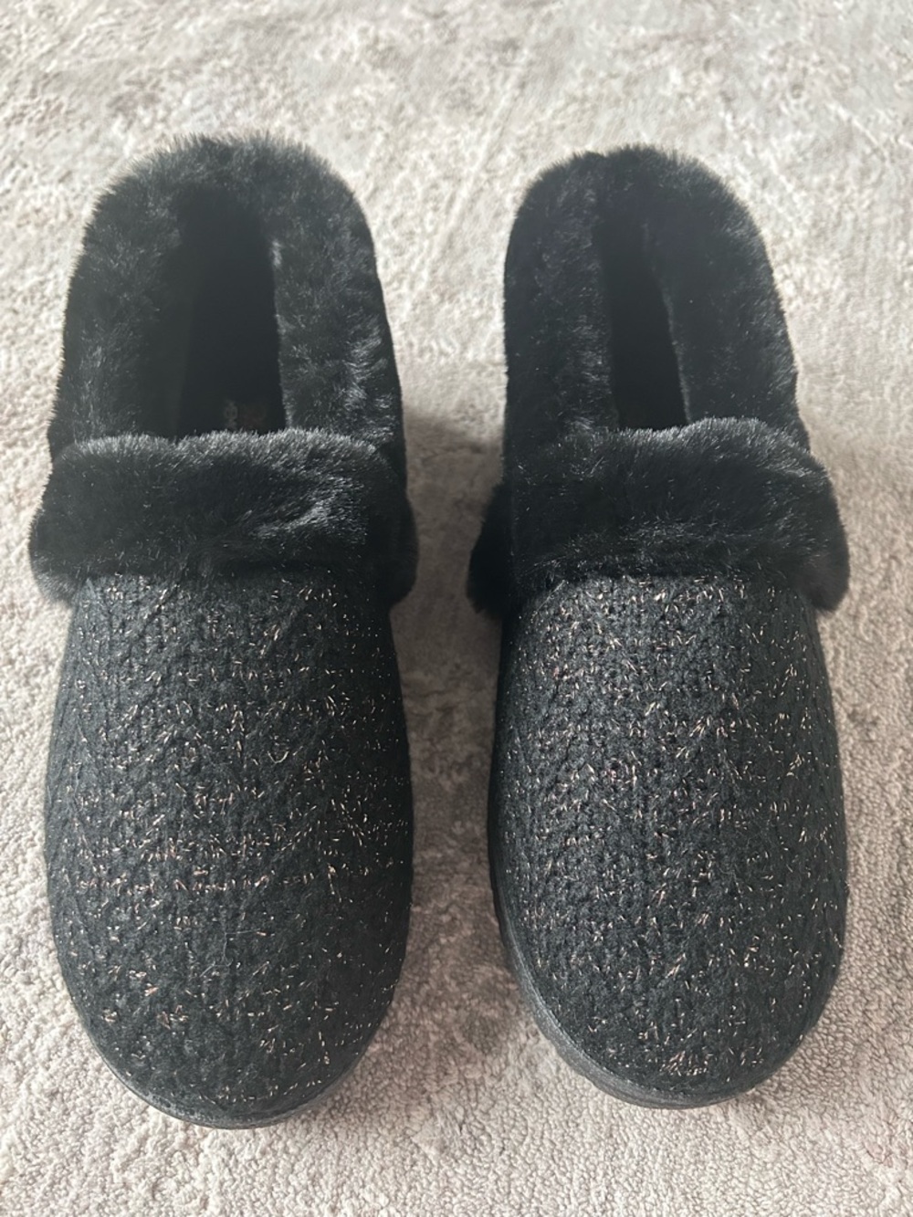 NWOB Skechers Women's Slippers Cozy Lite Black Knit Faux Fur Lined Sz 8.5W Chic